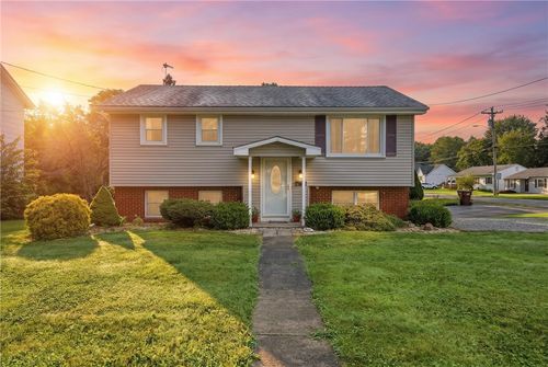 412 Highland Ave, Grove City, PA, 16127-1106 | Card Image