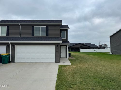 3728 24th St Se, Mandan, ND, 58554-5317 | Card Image
