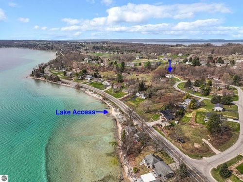 1163 Londolyn Ter E, Traverse City, MI, 49686-8609 | Card Image