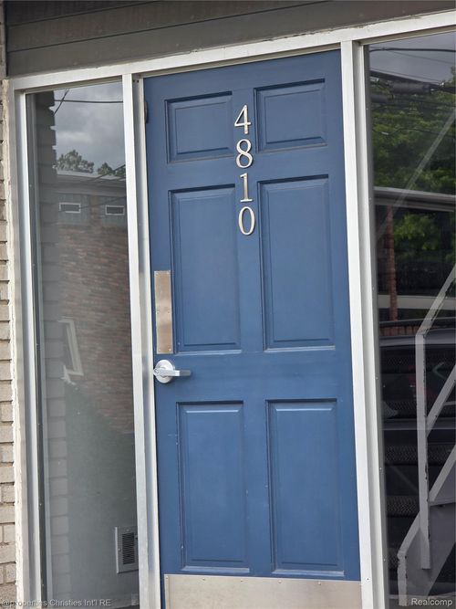 f2-4810 Briarwood Ave, Royal Oak, MI, 48073-1351 | Card Image