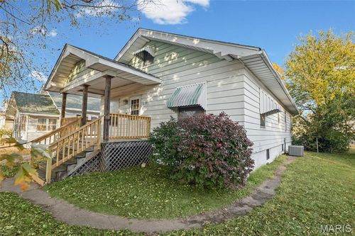 259 S 7th St, Wood River, IL, 62095-2335 | Card Image