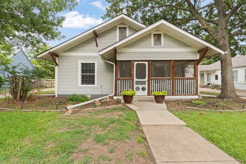 218 Bellevue Dr, Cleburne, TX, 76033-5334 | Card Image