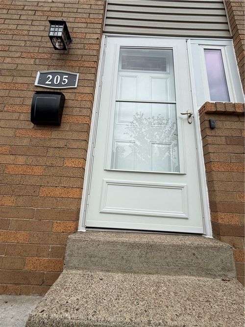 205 Rankin Blvd, Braddock, PA, 15104-1138 | Card Image