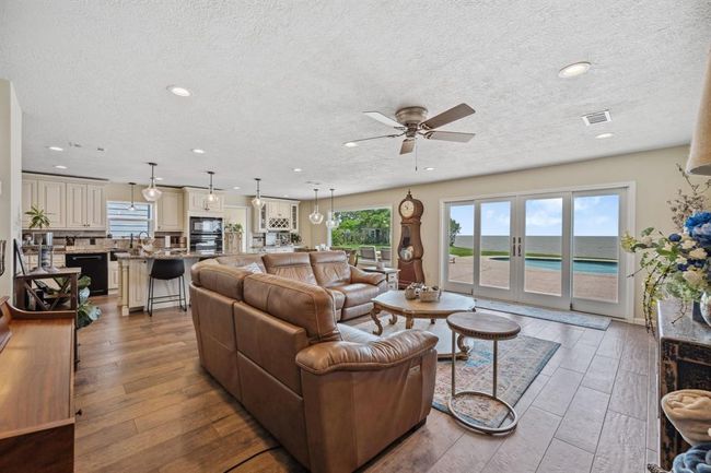 11320 Cedar Gully Rd, House other with 3 bedrooms, 2 bathrooms and 3 parking in Beach City TX | Image 25