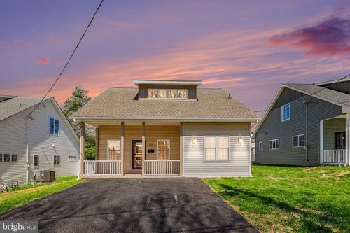 1017 Chambers St, HARRISBURG, PA, 17113-1604 | Card Image