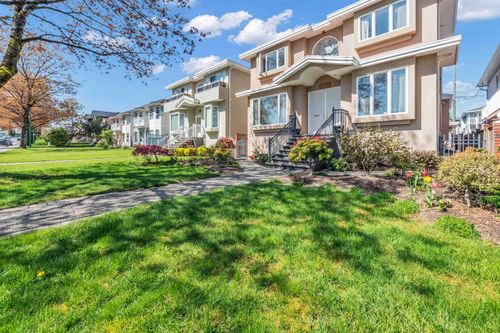 3919 Pine St, Burnaby, BC, V5G1Z3 | Card Image