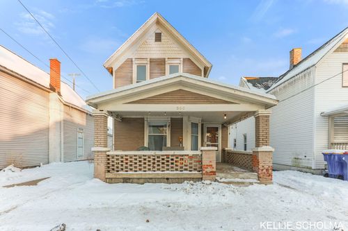 560 Lane Ave Nw, Grand Rapids, MI, 49504-5017 | Card Image