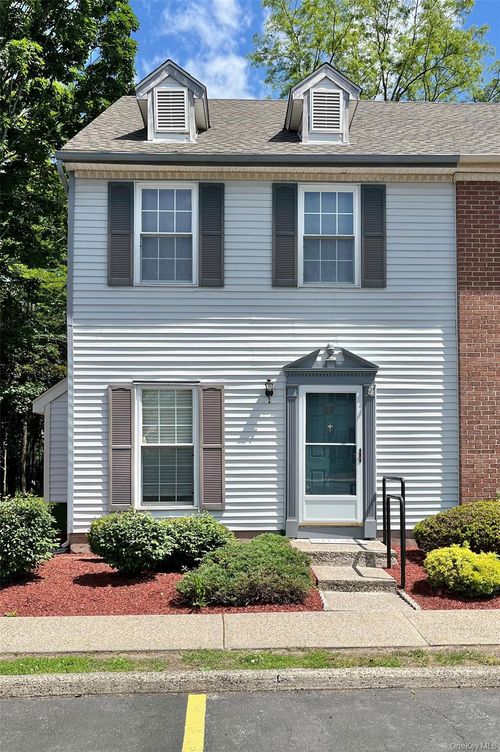 57 Yorkshire Ter, Washingtonville, NY, 10992-1234 | Card Image