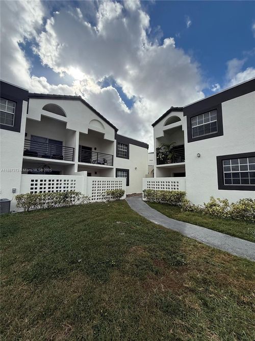 b107-9705 Fontainebleau Blvd, Miami, FL, 33172-4088 | Card Image