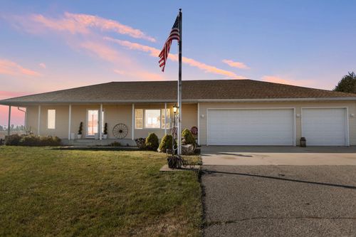 204 Tower Cir, Morristown, MN, 55052-4009 | Card Image
