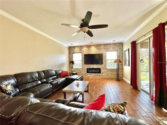 Family Room | Image 12