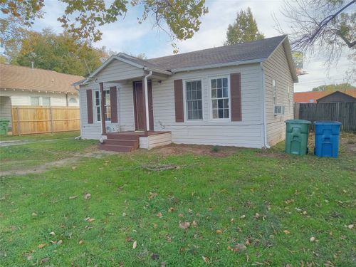 807 Chestnut St, Aubrey, TX, 76227-9116 | Card Image