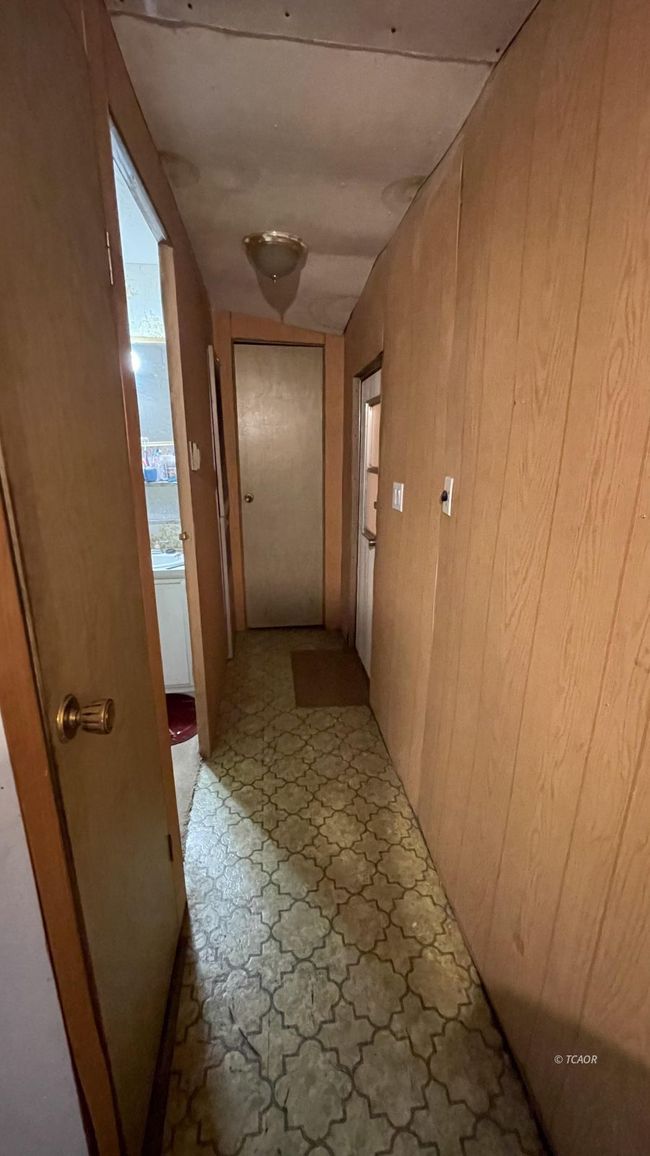 Hallway inside manufactured | Image 29