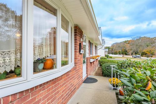 144 Cedar Rd, East Northport, NY, 11731-4633 | Card Image