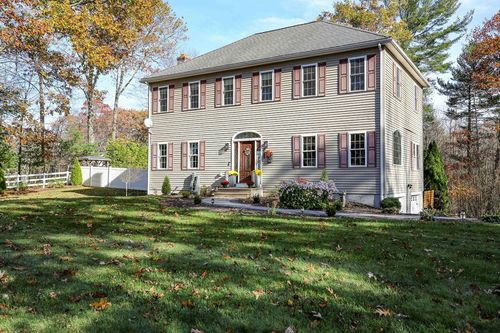 1205 New Braintree Rd, Oakham, MA, 01068-9671 | Card Image