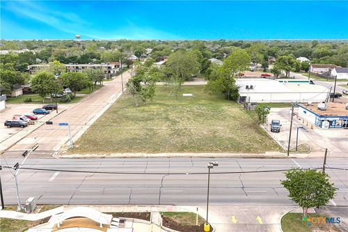 1601 N Navarro St, Victoria, TX, 77901-5217 | Card Image