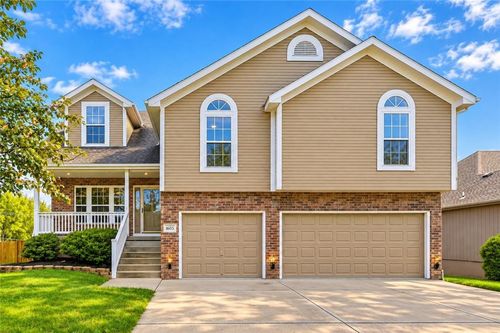 1603 Ne 180th Ter, Smithville, MO, 64089-9120 | Card Image
