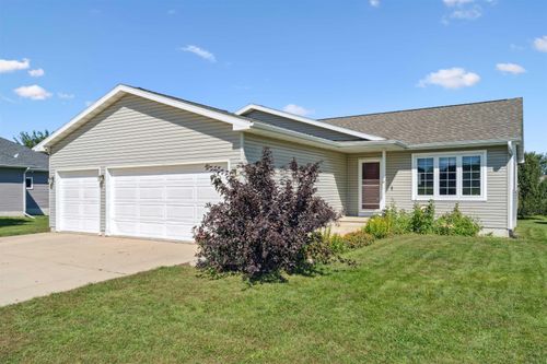 1514 Robertson Rd, Waverly, IA, 50677-2896 | Card Image