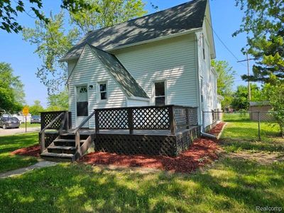 411 Lytle Avenue, Home with 4 bedrooms, 1 bathrooms and null parking in Harbor Beach MI | Image 3