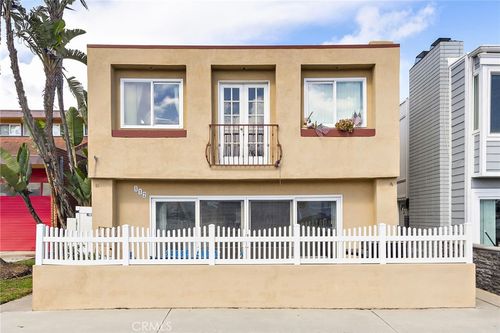 apt-a-112 E Balboa Blvd, Newport Beach, CA, 92661-1177 | Card Image