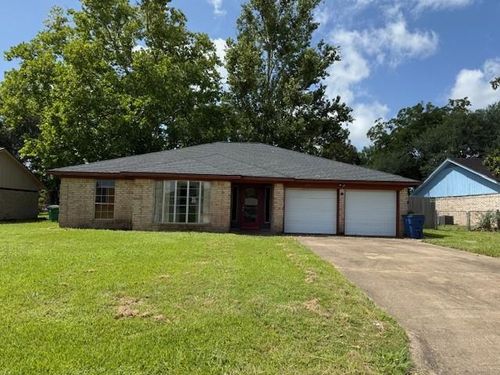 425 Countryside Dr, West Columbia, TX, 77486-9710 | Card Image