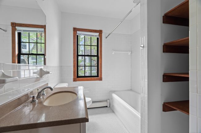 623 Whitney Ave, Home with 21 bedrooms, 13 bathrooms and 12 parking in New Haven CT | Image 13