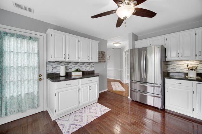 UNIT-2 - 201 Charleston Ct, Condo with 2 bedrooms, 2 bathrooms and 1 parking in Schaumburg IL | Image 4
