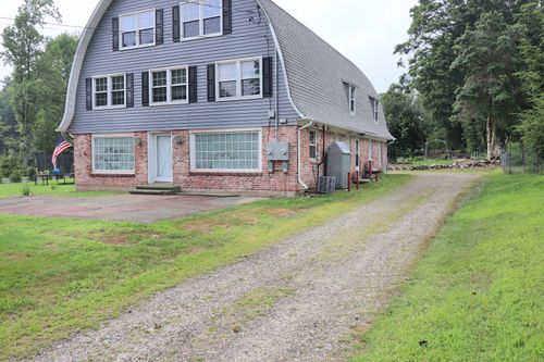 235 Thompson St, Shelton, CT, 06484-5141 | Card Image