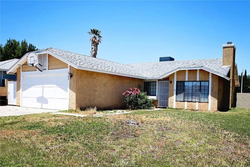 567 E Avenue J9, Lancaster, CA, 93535-4146 | Card Image