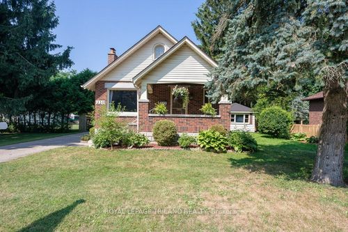 230 Sunset Dr, Saint Thomas, ON, N5R3C3 | Card Image