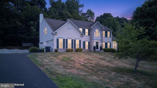 40 Robins Nest Ln, POTTSTOWN, PA, 19465-8171 | Card Image