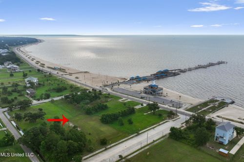 104 Coleman Ave, Waveland, MS, 39576 | Card Image