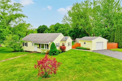 160 Iroquois St, Webster, NY, 14580-3543 | Card Image