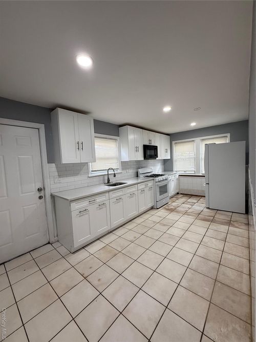 345 Elmore St, Central Islip, NY, 11722-3713 | Card Image