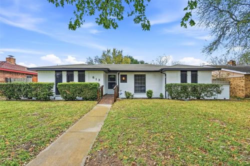 813 Cherry Hills Dr, Lancaster, TX, 75134-2019 | Card Image