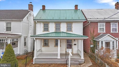 129 E Franklin St, GREENCASTLE, PA, 17225-1321 | Card Image