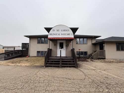 11 Karl Avenue, Belleville, WI, 53508 | Card Image