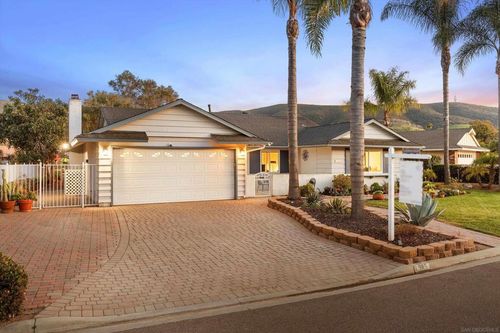 985 San Pablo Dr, San Marcos, CA, 92078-4831 | Card Image