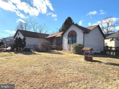 6 Magnolia Dr, DOUGLASSVILLE, PA, 19518-9707 | Card Image