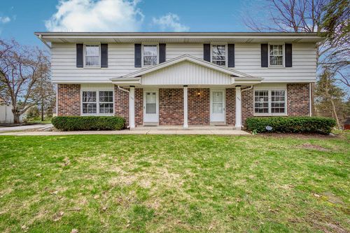 560-570 Meadow Ct, Brookfield, WI, 53045-3627 | Card Image