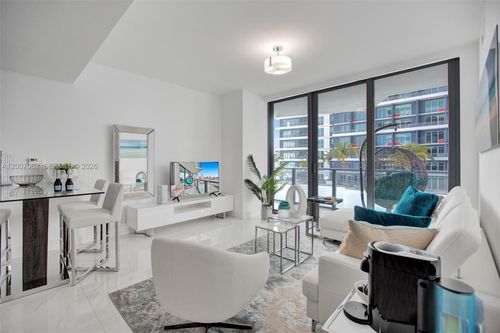 1407-1300 Miami Ave, Miami, FL, 33130-4472 | Card Image