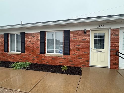 1224 E 37th St, Davenport, IA, 52807-1901 | Card Image