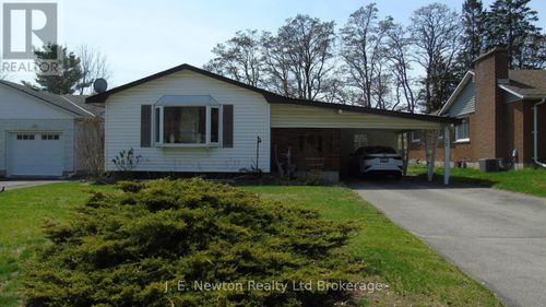 17 Devon Crt, Tillsonburg, ON, N4G4K3 | Card Image