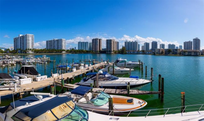 PH04 - 18011 Biscayne Blvd, Condo with 2 bedrooms, 2 bathrooms and null parking in Aventura FL | Image 35