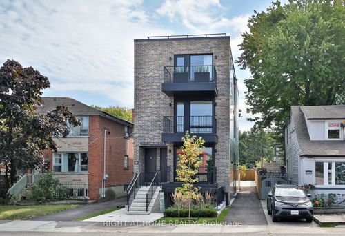 centre-2343 Gerrard St E, Toronto, ON, M4E2E6 | Card Image