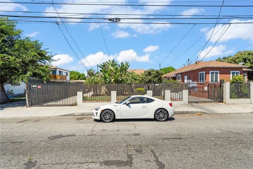 10323 S Inglewood Ave, Inglewood, CA, 90304-1304 | Card Image