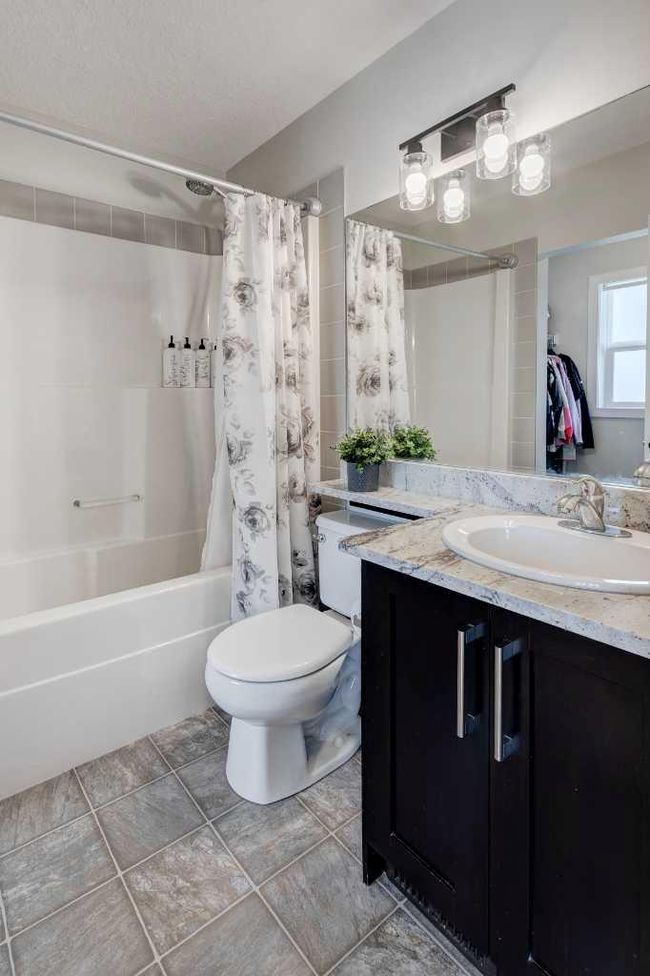 140 - 2802 Kings Heights Gate Se, Townhouse with 3 bedrooms, 4 bathrooms and 2 parking in Airdrie AB | Image 16