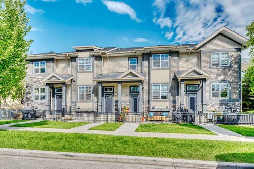 576 Mckenzie Towne Dr Se, Calgary, AB, T2Z1C7 | Card Image