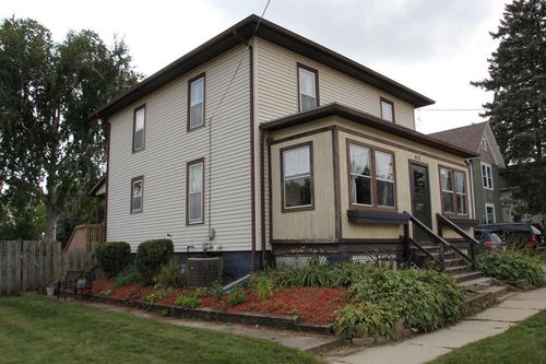 412 Manning St, Columbus, WI, 53925-1739 | Card Image