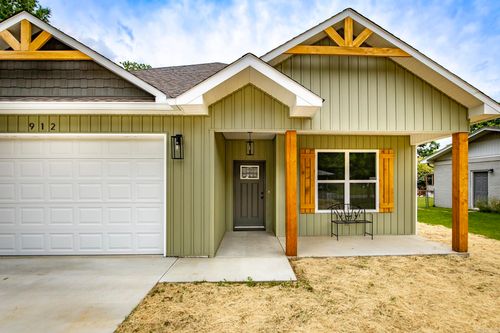 912 Lakeshore Dr, Heber Springs, AR, 72543-1802 | Card Image